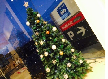 メリークリスマス！ ご家族お揃いでお出かけください。