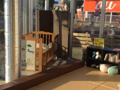 キッズコーナーにはベビーベッドと授乳コーナーを備えています。