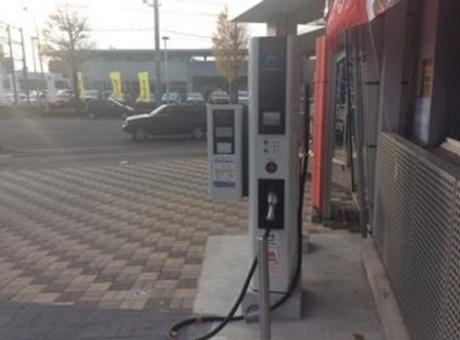 ＥＶ車用 急速充電機を設置しました。