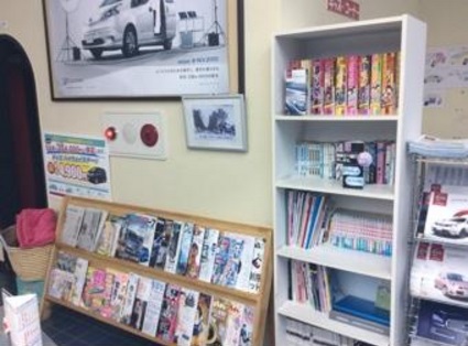 雑誌コーナー。漫画もご用意しています！