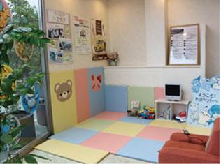 キッズコーナーもご用意しておりますので、お子様連れのお客様も安心してお越し下さいませ。