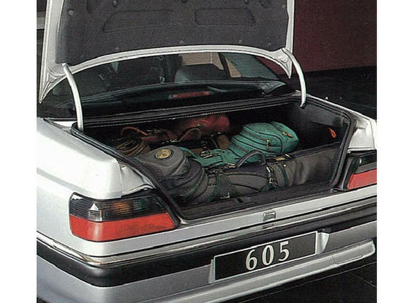 プジョー 605 歴代モデル•グレード・外装・内装写真一覧 | 新車