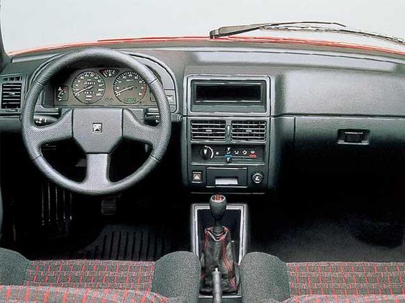 シトロエン Ax 19年式モデル Gt Mt のスペック詳細 新車 中古車見積もりなら Mota