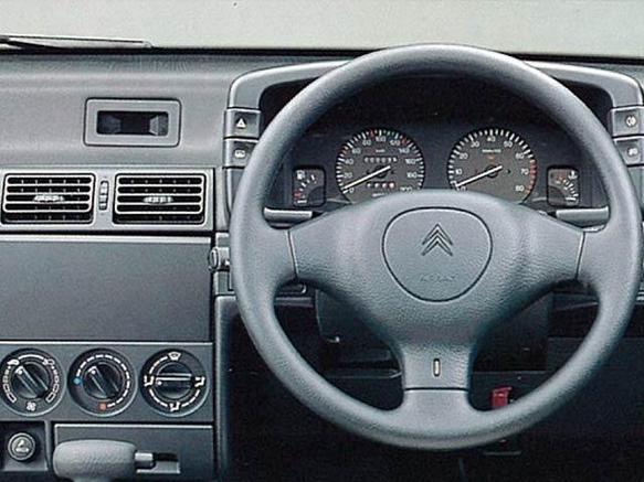 シトロエン ZXクーペ 1994年式モデル 1.8 MT のスペック詳細 シトロエン ZXクーペ 1994年式モデル 1.8 MT のスペック詳細