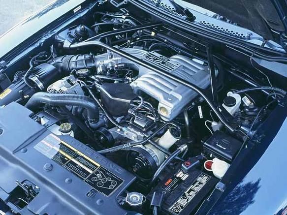 フォード マスタング 1994年式モデル コブラ MT のスペック詳細 | 新車