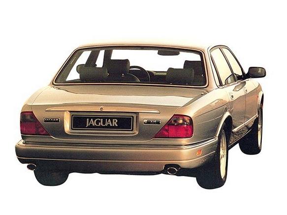 ジャガー XJ（93年10月 - 94年09月）のマイナーチェンジ