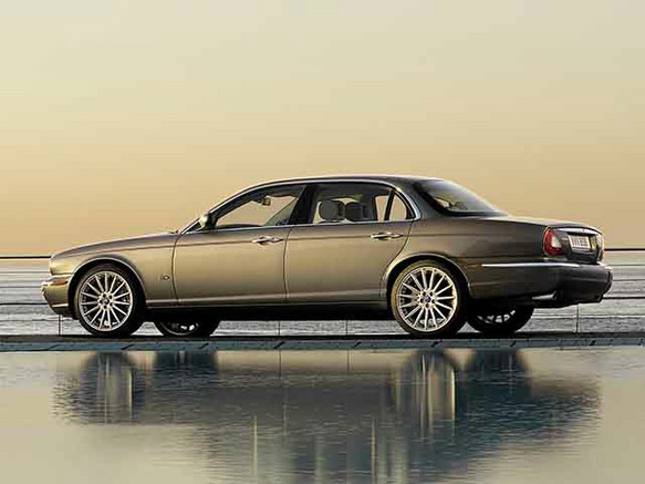 ジャガー XJ 2003年式モデル XJ8 4.2 AT のスペック詳細 | 新車