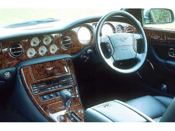 ベントレー アルナージ 1998年式モデル T AT のスペック詳細 | 新車 