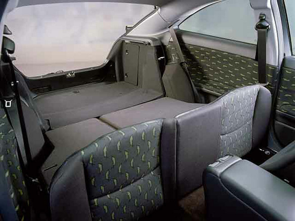 メルセデス・ベンツ Cクラススポーツクーペ 2001年式モデル C200