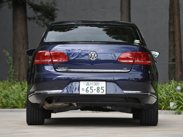 フォルクスワーゲン パサート 2011年式モデル TSI ハイライン AT フォルクスワーゲン パサート 2011年式モデル TSI ハイライン AT