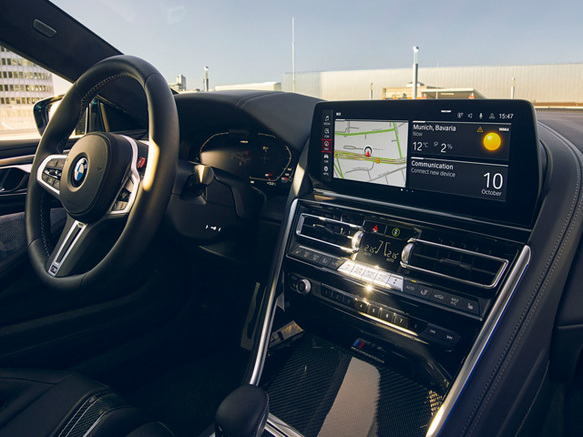 BMW M8 日本語 カタログ