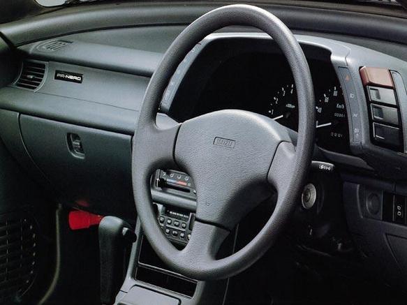 いすゞ PAネロハッチバック 1991年式モデル 1.5 150J AT の
