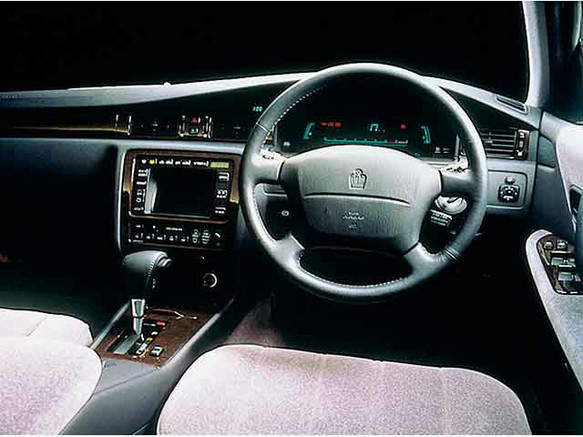 トヨタ クラウン 1995年式モデル 3.0 ロイヤルサルーンG AT の