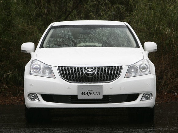 トヨタ クラウンマジェスタ 2009年式モデル 4.6 Aタイプ AT のスペック