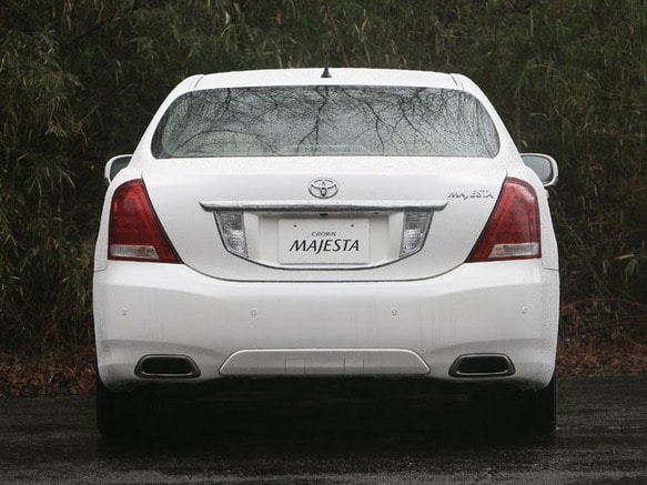 トヨタ クラウンマジェスタ 2009年式モデル 4.6 Aタイプ AT のスペック