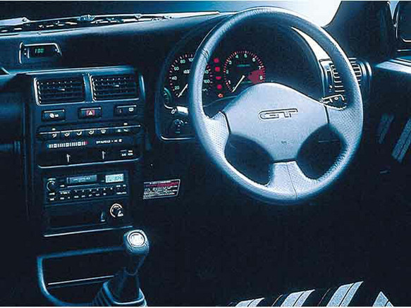 【希少】トヨタ スターレット GT ステアリング トヨタ スターレット 1989年式モデル 1.3 ソレイユL 4WD AT の