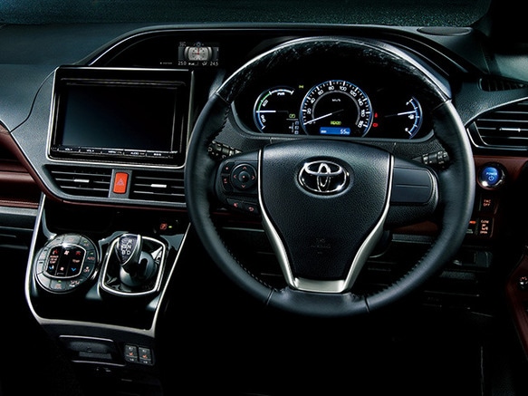トヨタ エスクァイア 2014年式モデル 2.0 Gi CVT のスペック詳細