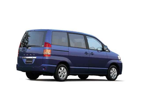 トヨタ ノア 2001年式モデル 2.0 X Vセレクション AT のスペック