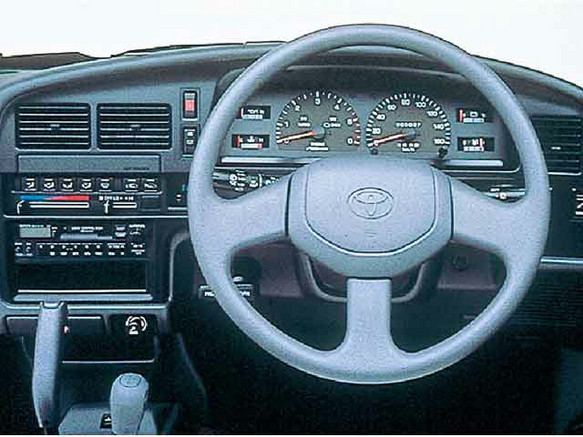 トヨタ ハイラックスサーフ 1989年式モデル 2.4 SSR ディーゼル