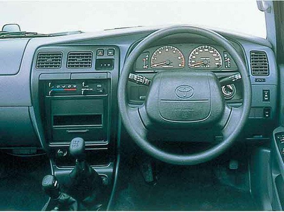 トヨタ ハイラックスサーフ 1995年式モデル 2.7 SSR-X ワイド トヨタ ハイラックスサーフ 1995年式モデル 2.7 SSR-X ワイド