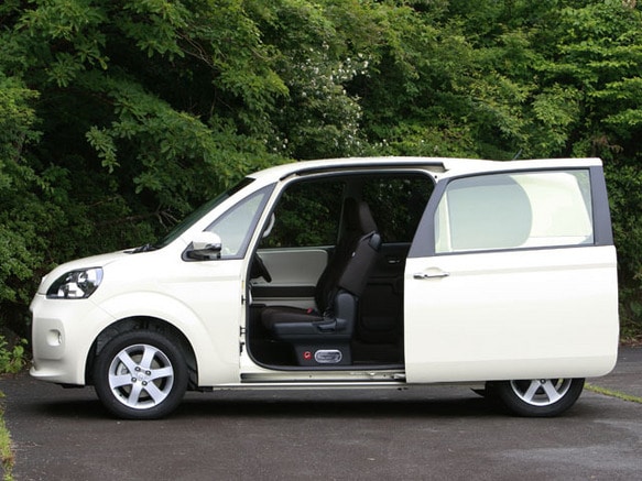 トヨタ ポルテ 2012年式モデル 1.5 X 4WD CVT のスペック詳細