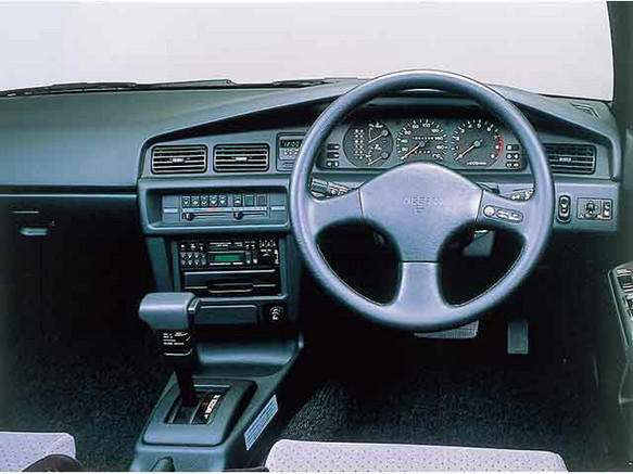 ブルーローズ様① 日産 ブルーバード 1987年式モデル 1.8 XEアテーサF 4WD AT の