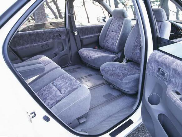 日産 ルネッサ 1997年式モデル 2 4 アクシス 4wd At のスペック詳細 新車 中古車見積もりなら Mota