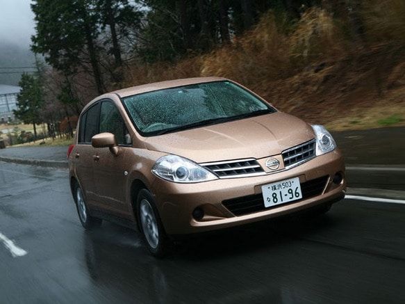 日産 ティーダ 歴代モデル グレード 外装 内装写真一覧 新車 中古車見積もりなら Mota