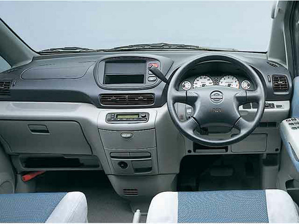 ツネページ 日産 セレナ 1999年式モデル 2.0 キタキツネ 専用フロント
