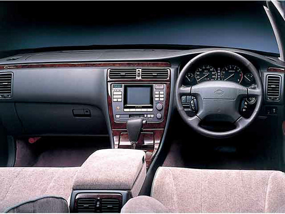 日産 シーマ 1996年式モデル 4.1 41LV S-Four 4WD AT のスペック