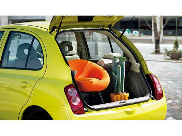 日産 マーチ 2002年式モデル 1.4 14e AT のスペック詳細 | 新車