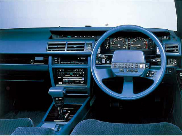日産 グロリアセダン 1987年式モデル 3.0 V30ターボブロアム VIP