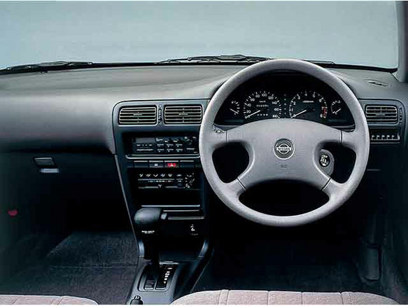 サニー 日産 サニー 1990年式モデル 1.7 EXサルーン ディーゼル AT の