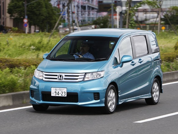 ホンダ フリードスパイク 2010年式モデル 1.5 C 4WD AT の