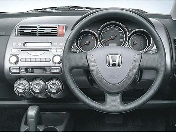 ホンダ フィット 01年式モデル 1 3 Y Cvt のスペック詳細 新車 中古車見積もりなら Mota