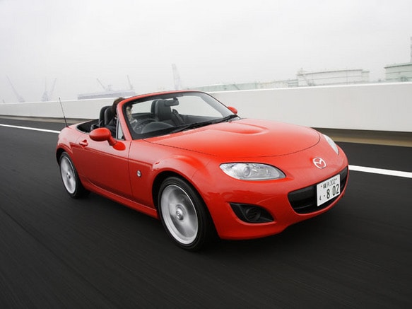 マツダ ロードスター 2005年式モデル 2.0 NR-A MT のスペック