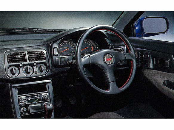 スバル インプレッサクーペ 1995年式モデル 2.0 WRX タイプR STi