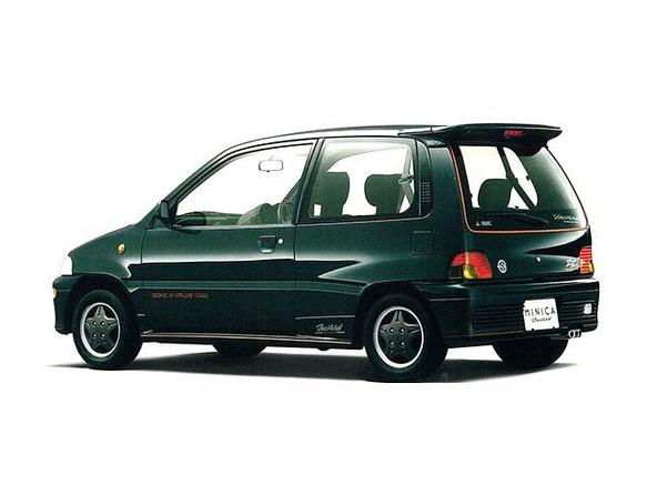 ミニカ(1989年5月～1993年1月)| トヨタ自動車のクルマ情報サイト