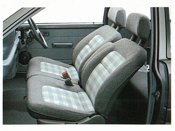 ダイハツ ミラ 1990年式モデル 660 TR-XX EFI 4WS AT のスペック