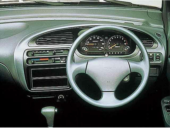 ダイハツ ムーヴ 1995年式モデル 660 SR-XX AT のスペック詳細