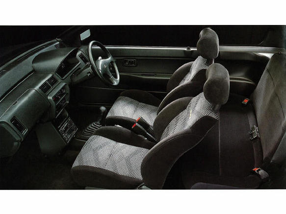 ダイハツ リーザ 1986年式モデル 660 チャチャ MT のスペック詳細