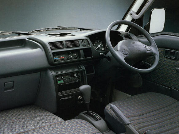 ハイゼット、稀少ツインカム、早い、実働、6万+r3390円 ハイゼットトラック 660 ツインカムスペシャル 3方開 4WDの燃費｜中古