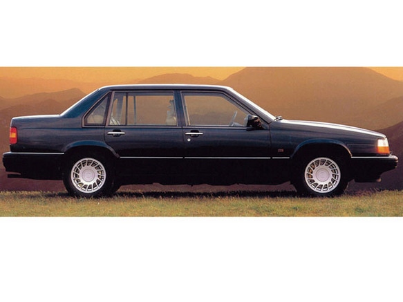 ボルボ 960 1990年式モデル エグゼクティブ AT のスペック詳細 | 新車