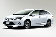 新型アベンシス Li(スーパーホワイトII)