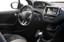 プジョー 新型 208　インテリア