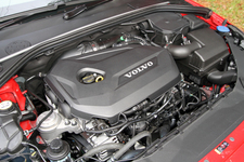 ボルボ S60 T4 R-DESIGN　1.6リッター 直噴 DOHC 16V インタークーラー付きターボ ガソリンエンジン