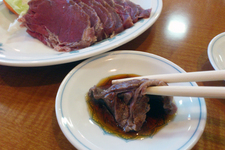 郷土料理 よね[山梨県笛吹市御坂町]　特製ダレで頂くと旨みが口中に広がる！