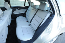 メルセデス・ベンツ E300 4MATIC STATIONWAGON