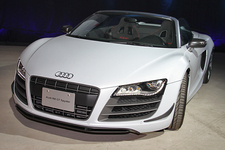 アウディ、3,064万円・560psのオープンスポーツカー「R8 GT