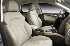 アウディ 新型A4